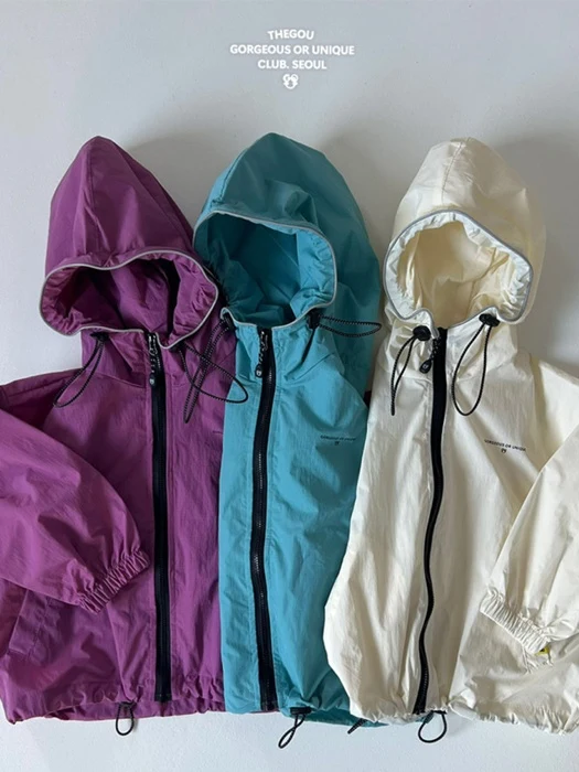 Signature Rain Windbreaker