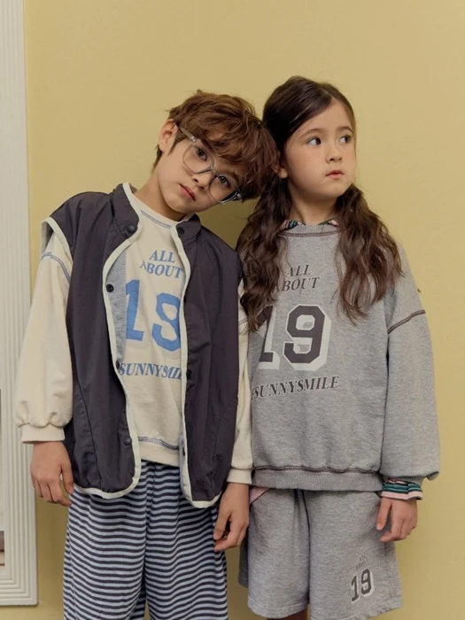 19 Sweatshirt