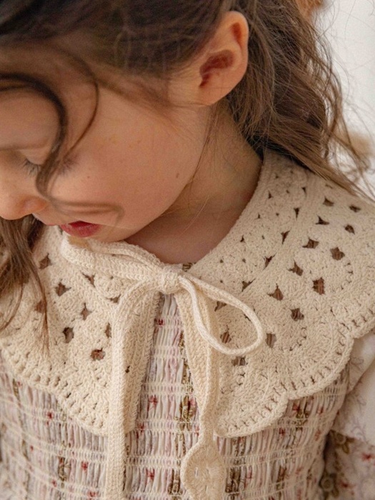 With Collar With Collar
