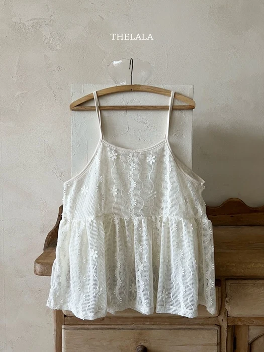 Coco Bustier (Mom)