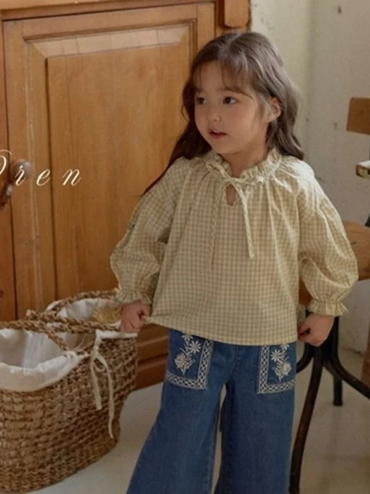 Noir Embroidery Blouse (Kids) Noir Embroidery Blouse (Kids)