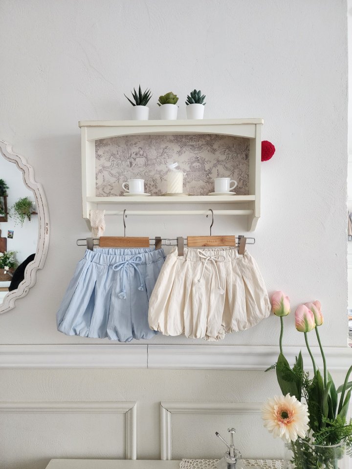 Dalla - Korean Children Fashion - #prettylittlegirls - Milk Balloon Shorts
