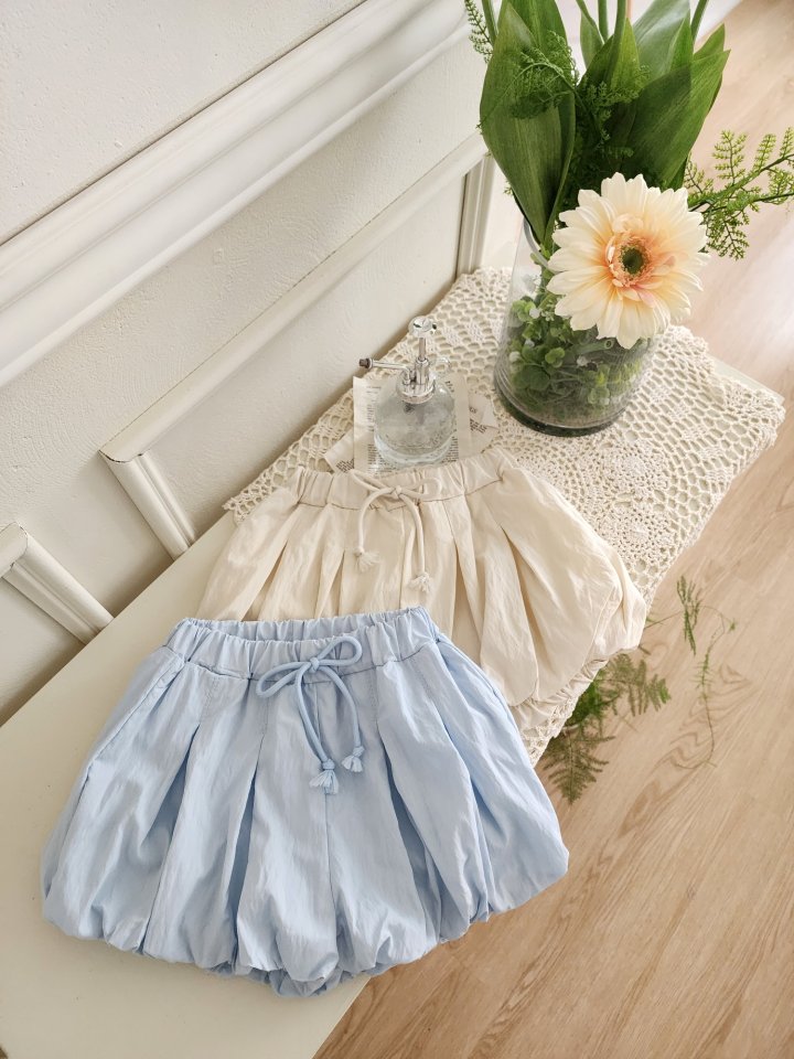 Dalla - Korean Children Fashion - #todddlerfashion - Milk Balloon Shorts - 2