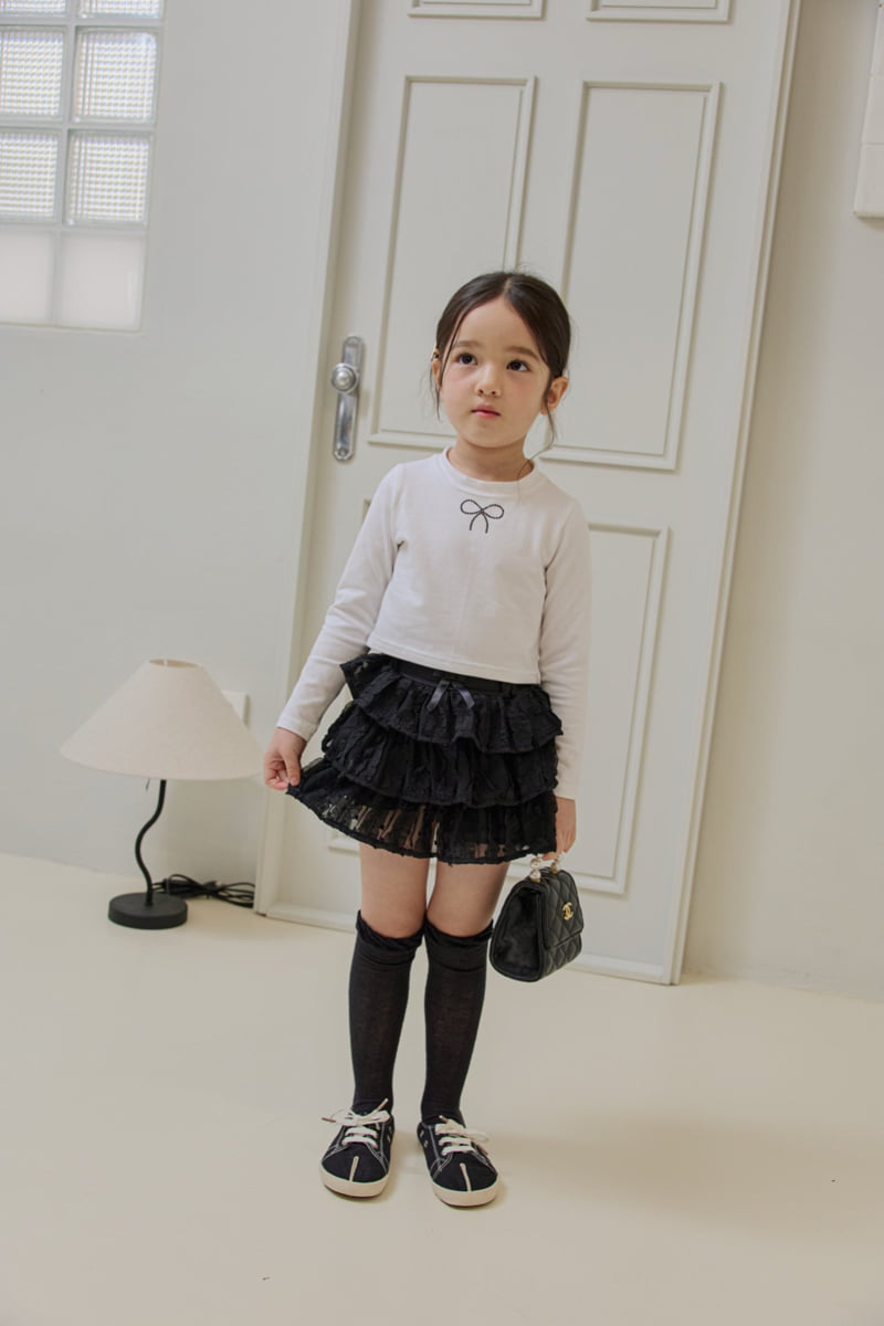 Dore Dore - Korean Children Fashion - #stylishchildhood - Ribbon Hotfix Crop Tee