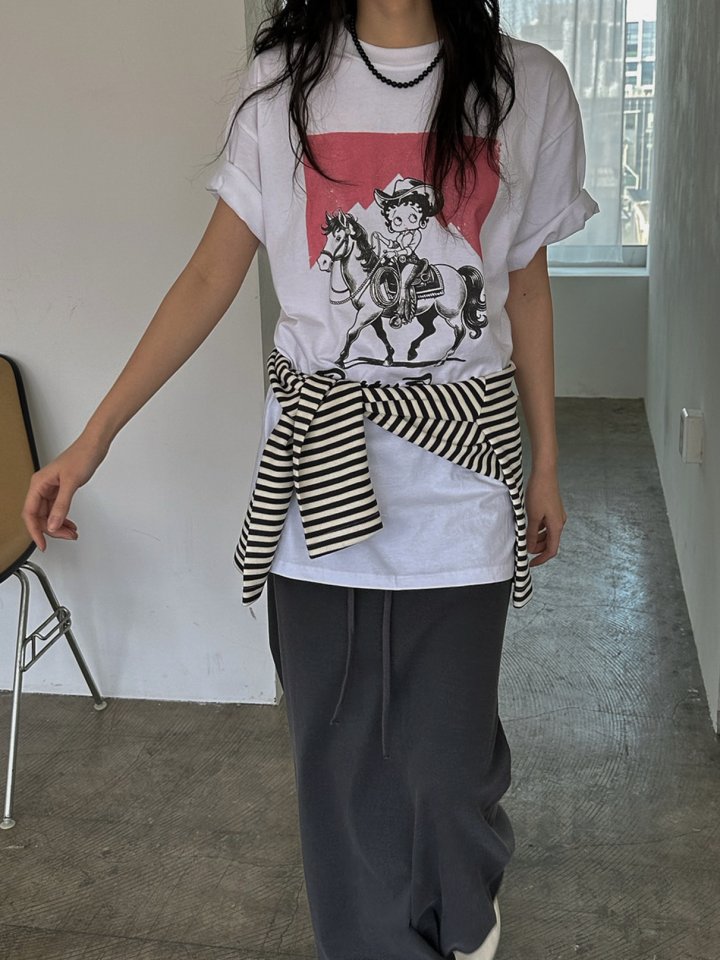 Inssense - Korean Women Fashion - #shopsmall - Oversized Vintage Betty Boop Graphic Tee - 2