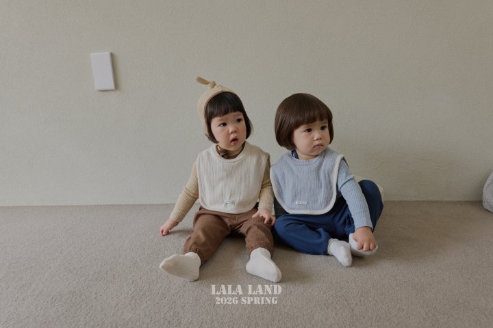 Lalaland - Korean Baby Fashion - #babyboutique - Bebe Eyelet Big Bib - 8