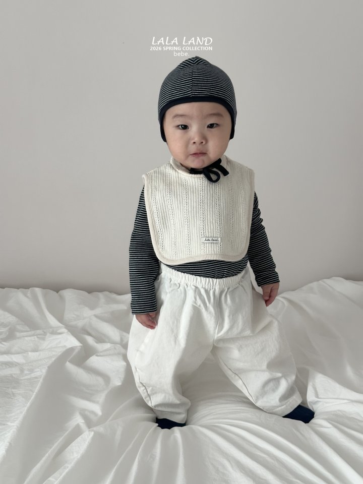 Lalaland - Korean Baby Fashion - #babyclothing - Bebe Eyelet Big Bib - 11