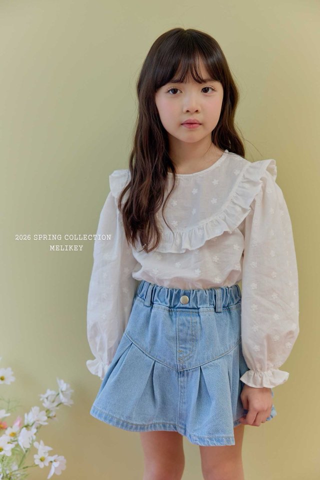 Melikey - Korean Children Fashion - #childofig - Round Frill Blouse (Ivory Flower) - 12