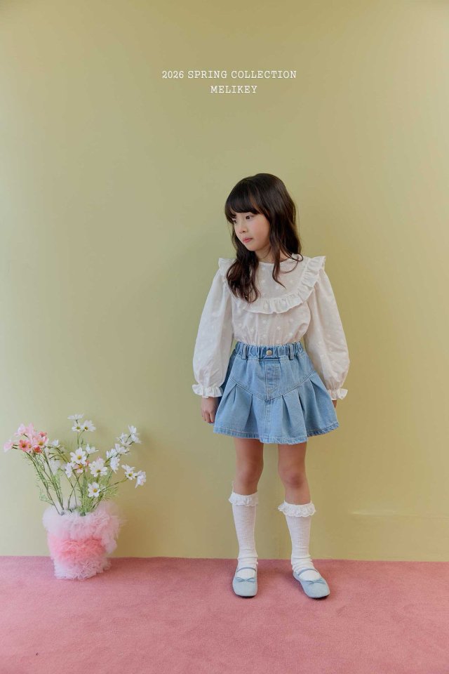 Melikey - Korean Children Fashion - #minifashionista - Round Frill Blouse (Ivory Flower) - 7