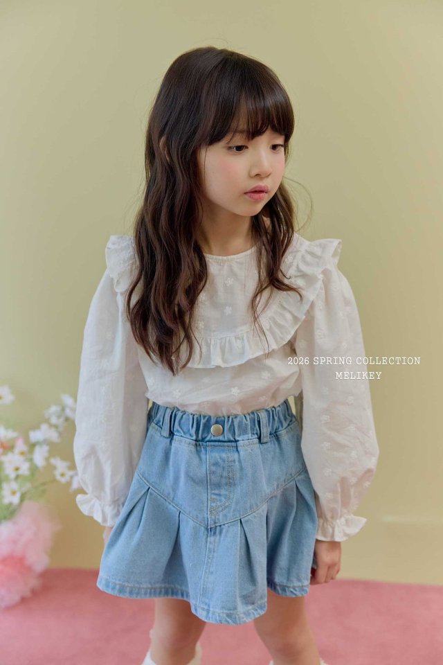 Melikey - Korean Children Fashion - #todddlerfashion - Round Frill Blouse (Ivory Flower) - 9