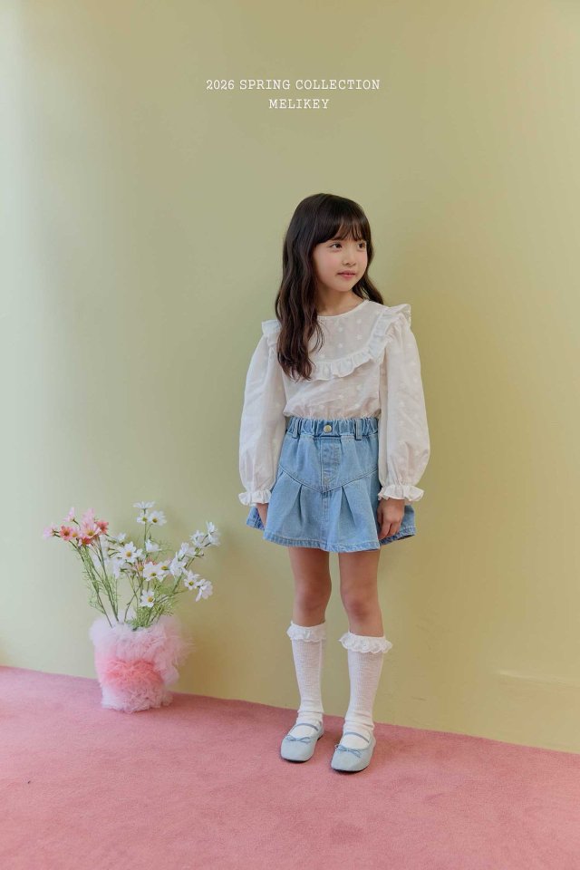 Melikey - Korean Children Fashion - #toddlerclothing - Round Frill Blouse (Ivory Flower) - 10