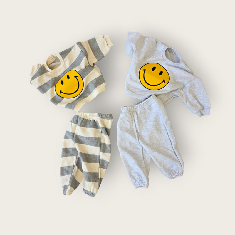 Moran - Korean Children Fashion - #kidzfashiontrend - Big Smile Embroidered Set