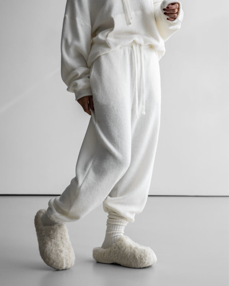 Paper Moon - Korean Women Fashion - #momslook - Hairy Texture Cozy Jogger Pants - 9
