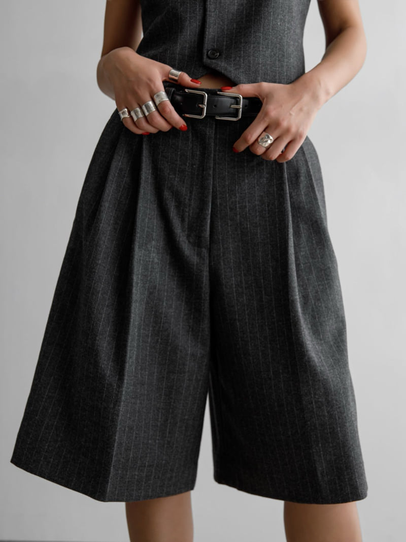 Paper Moon - Korean Women Fashion - #thatsdarling - Flannel Wool Set-up Bermuda Pants - 9
