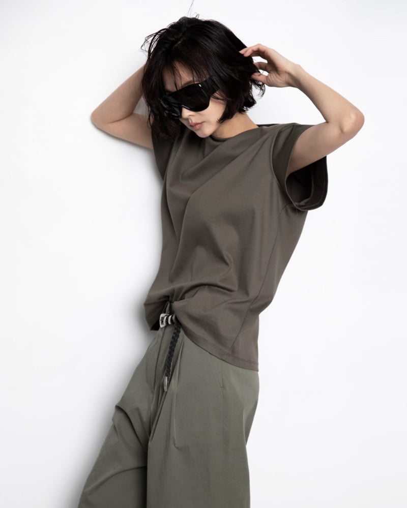 Paper Moon - Korean Women Fashion - #womensfashion - Padded Shoulder Wing Sleeve Tee - 7