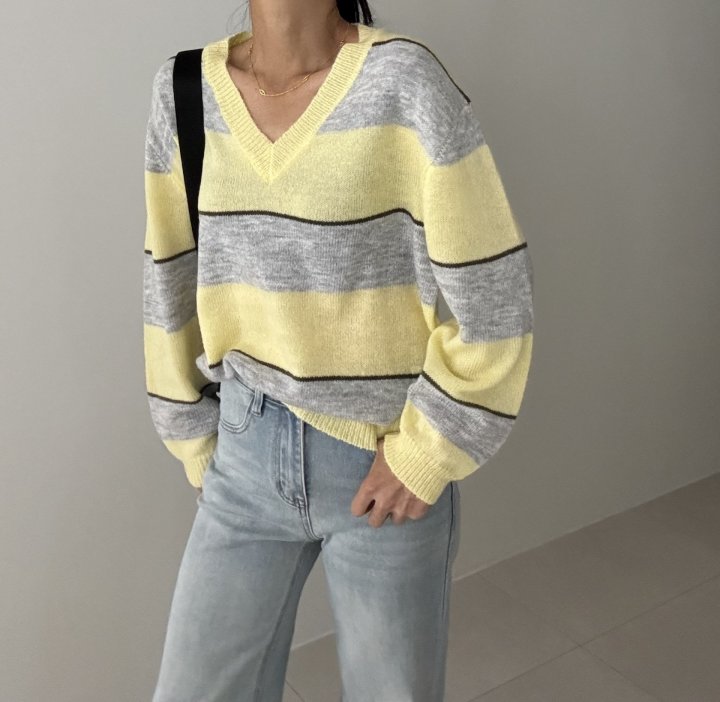 Ripple - Korean Women Fashion - #womensfashion - Kinder V-Neck Knit Top - 2