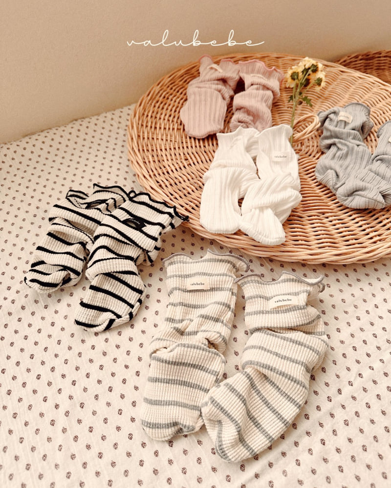 Valu Bebe - Korean Baby Fashion - #babyclothing - Striped Wave Socks - 12