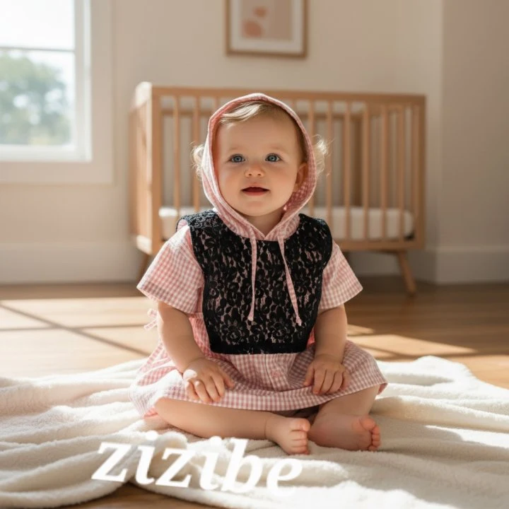 Lace Bib (Mom) by Zizibe for Mom + child - view 2