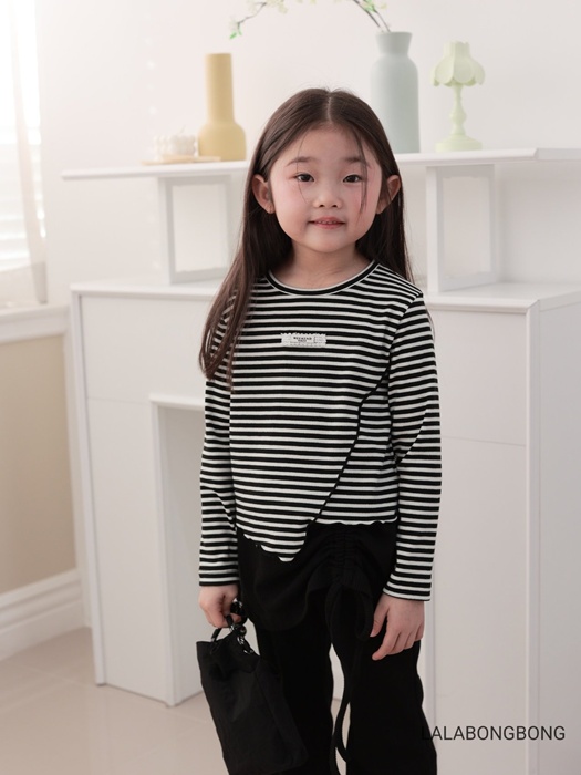 Diagonal Slit Tee