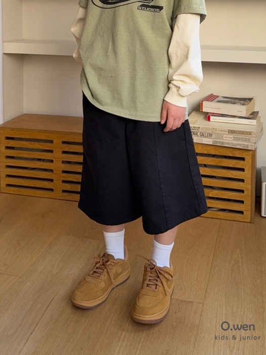 Pin-Tuck Bermuda Pants