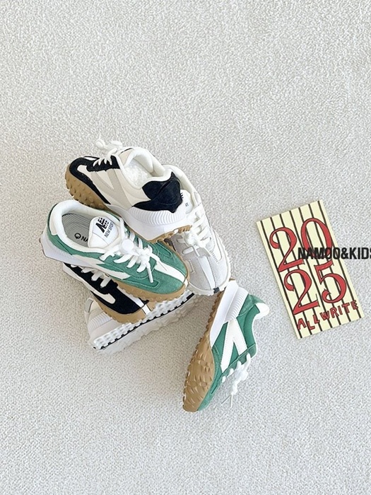 3012725 Sneakers