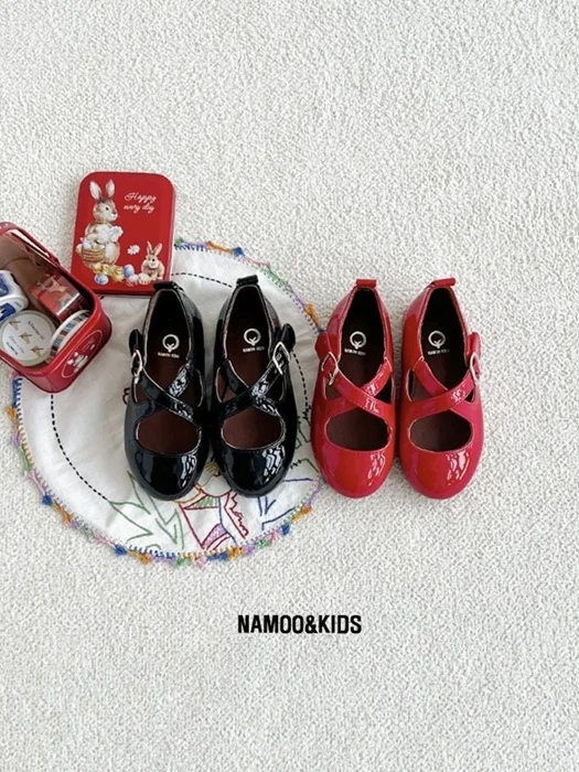 Chris Enamel Mary Jane Shoes