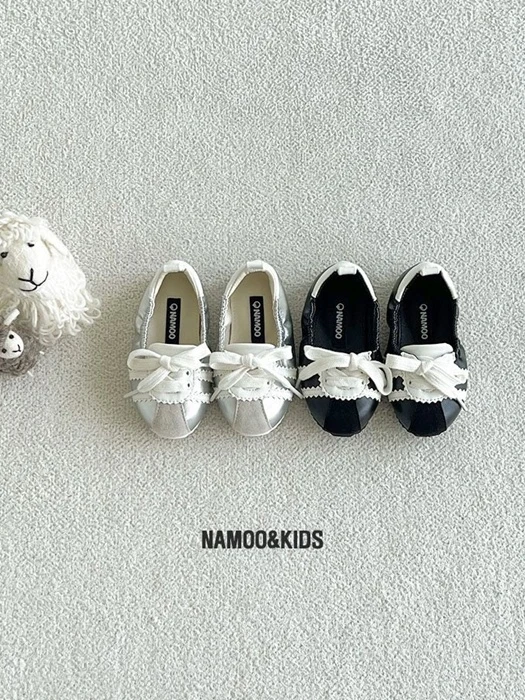 Soda Ballet Core Sneakers