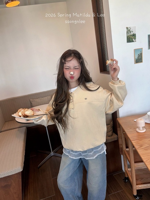 Daily V-Neck Sweatshirt