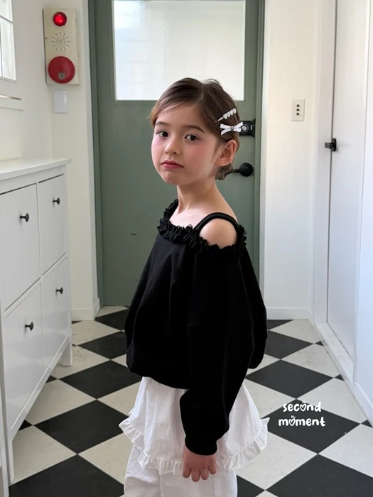 Off-Shoulder Frill Sweatshirt