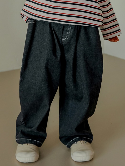 Moss Curved Denim Pants