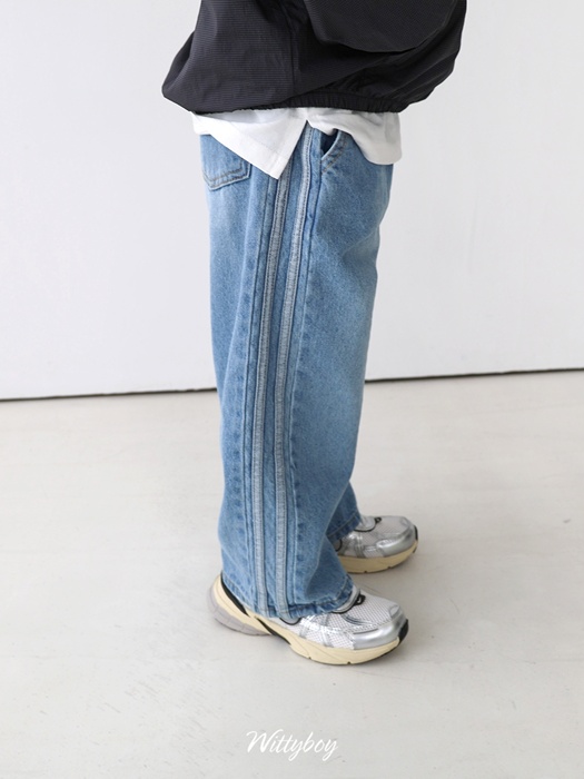 Double Line Washed Denim Pants Double Line Washed Denim Pants