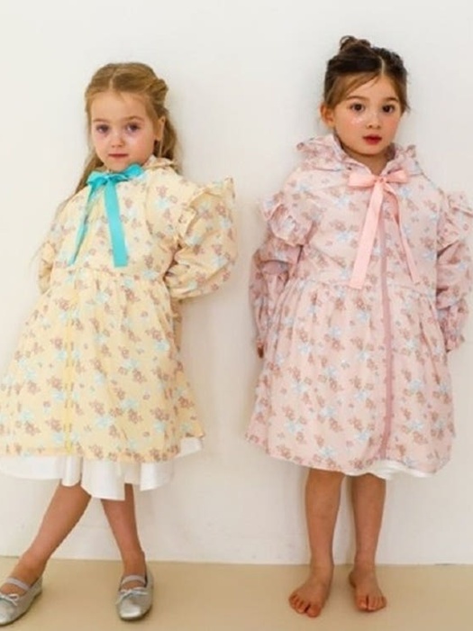26 Floral Raincoat 26 Floral Raincoat