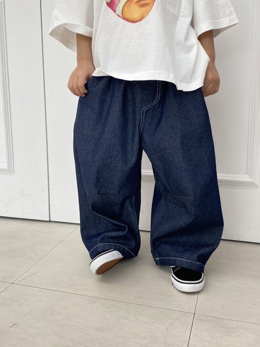 Barrel Leg Jeans