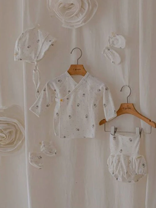 Bonbon Newborn Bloomer Set (Foot Cover-Hand Cover-Hat) Bonbon Newborn Bloomer Set (Foot Cover-Hand Cover-Hat)