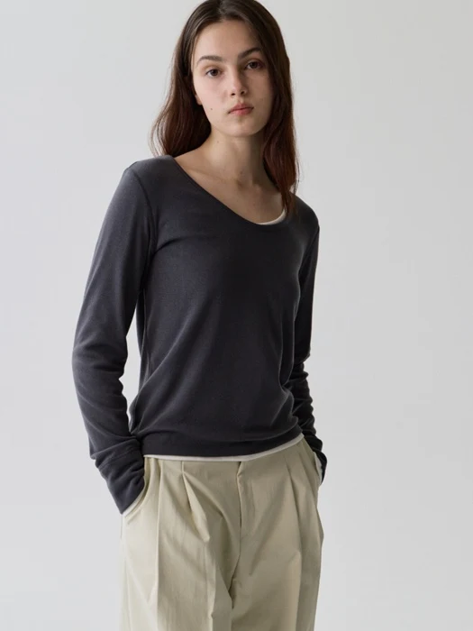 Essential V-Neck Tee