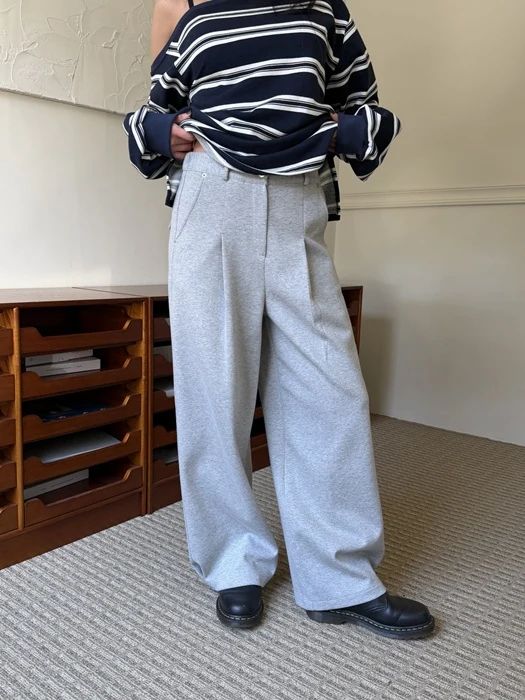 Wide Tuck Pants