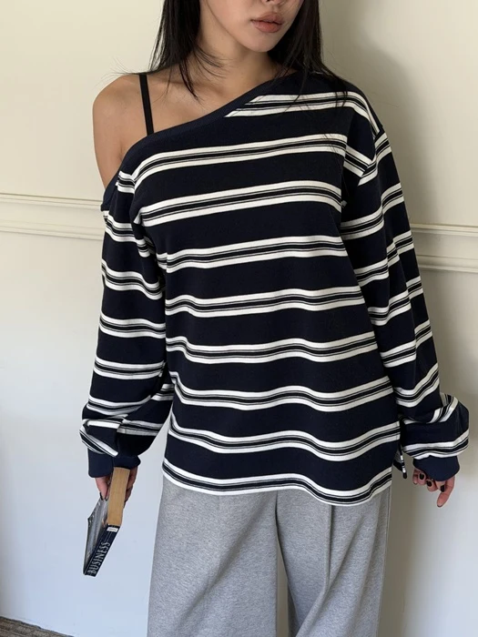Off-Shoulder Sweatshirt