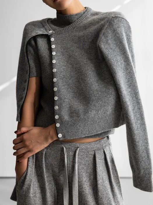 Color Bi – Stitched Button Detail Cashmere Wool Cropped Cardigan Color Bi – Stitched Button Detail Cashmere Wool Cropped Cardigan