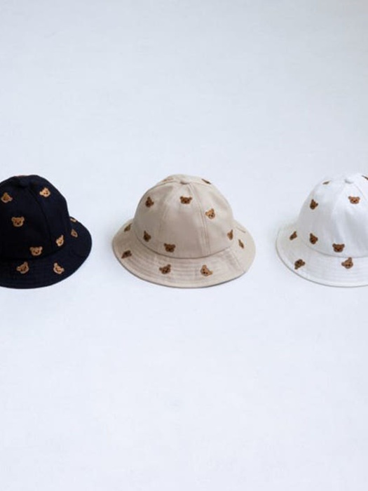 Hexagon Bear Pattern Bucket Hat