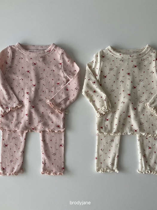 Flower Eyelet Frill Set-up Flower Eyelet Frill Set-up