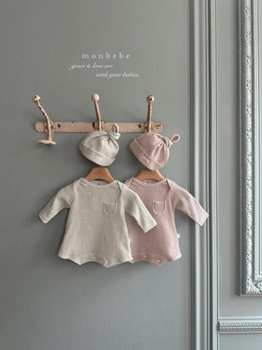 Maison Suit (With Bonnet)