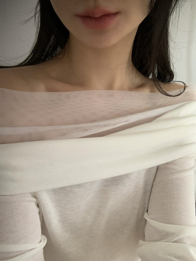 Afarrier - Korean Women Fashion - #womensfashion - Rosanna Mesh Off-Shoulder Tee - 4