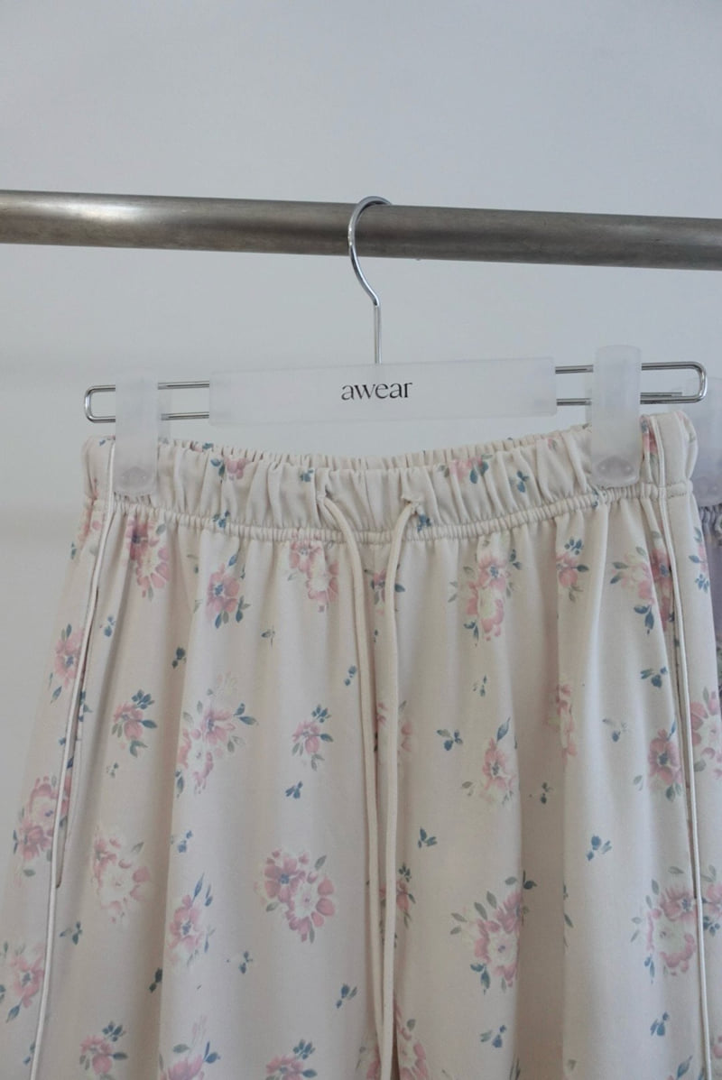 Awear - Korean Women Fashion - #vintageinspired - Flower Jogger Pants - 2