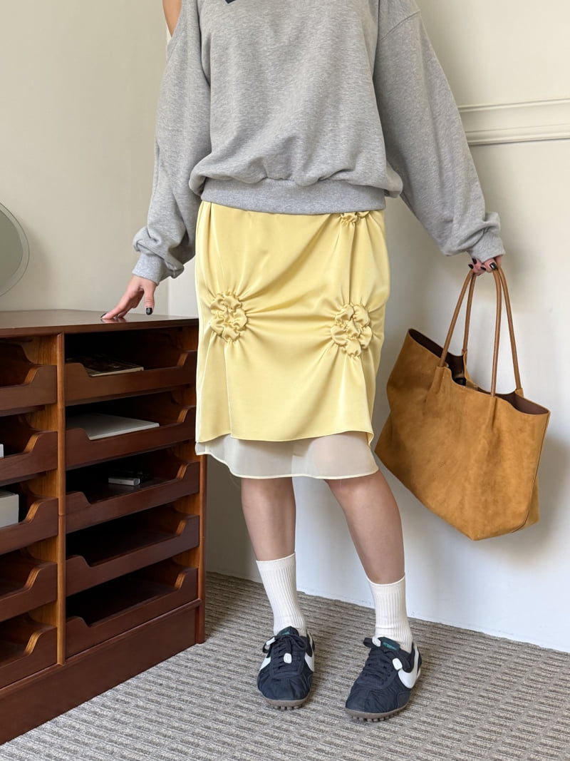 Baguette - Korean Women Fashion - #momslook - Puff Flower Skirt - 2