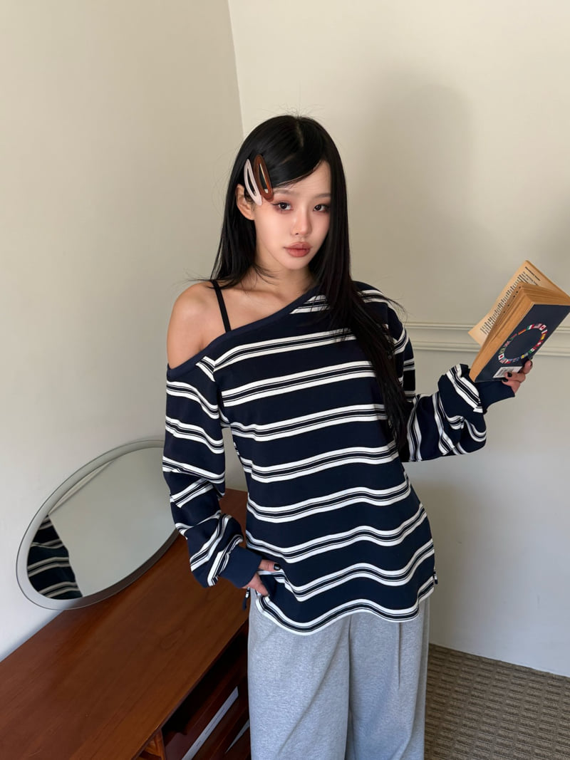 Baguette - Korean Women Fashion - #momslook - Off-Shoulder Sweatshirt