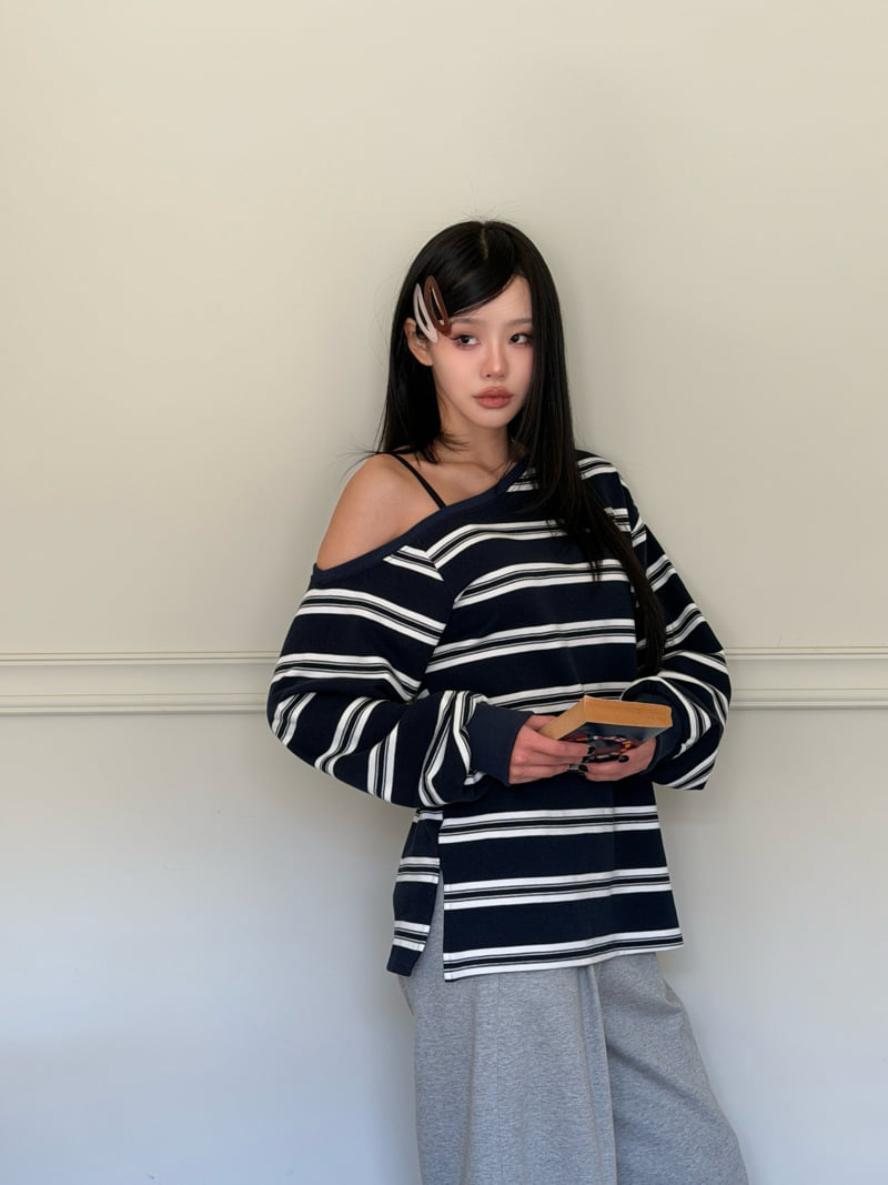 Baguette - Korean Women Fashion - #momslook - Off-Shoulder Sweatshirt - 4