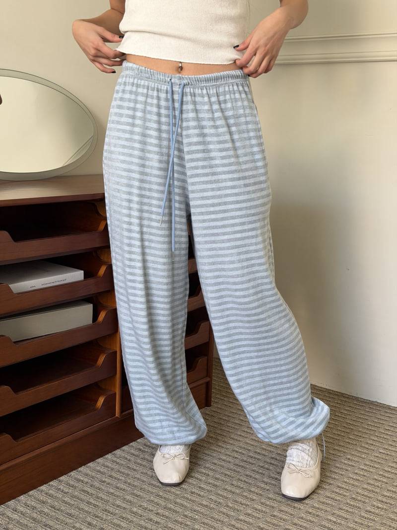Baguette - Korean Women Fashion - #womensfashion - Stripe Jogger Pants