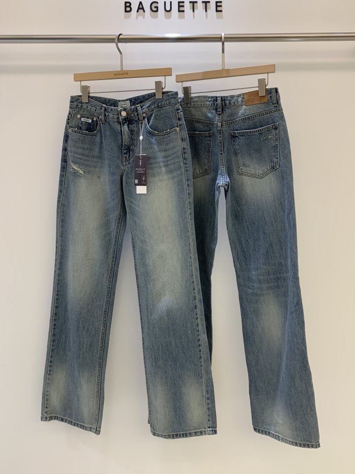 Baguette - Korean Women Fashion - #womensfashion - Label Straight Denim Pants