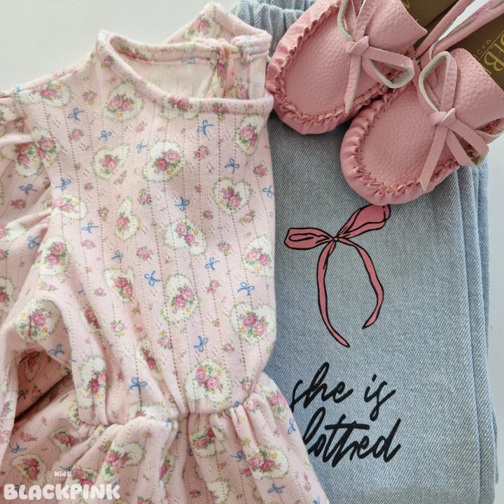 Black Pink - Korean Children Fashion - #littlefashionista - Eyelet Puff Blouse - 11