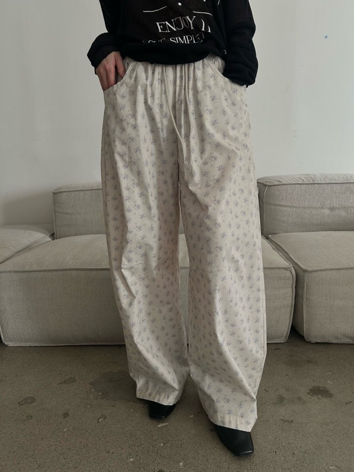 Buckle - Korean Women Fashion - #momslook - Flower Wide Pants - 2